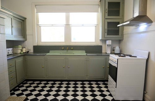 Tocumwal House | Renovated period home - close to shops, pubs, restaurants and the Murray River