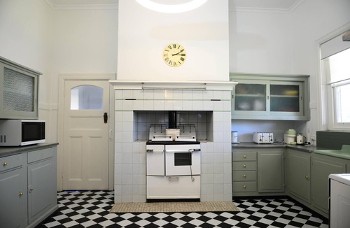 Tocumwal House | Renovated period home - close to shops, pubs, restaurants and the Murray River