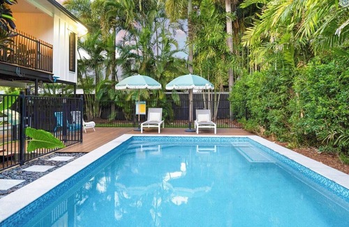 Mundingburra Apartment | Resort-Style Family Retreat Pool, BBQ & Tropical