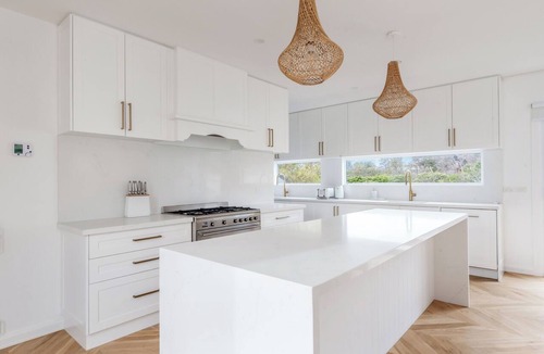Rye House | Reverie Poolside Haven near Beaches and Hot Springs