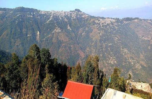 Lebong and Mineral Spring Tea Garden House | Rinchen Ghising Homestay by StayApart