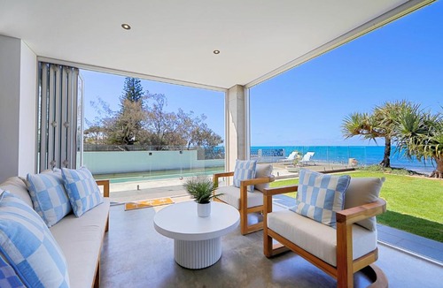 Bargara House | Riva - Oceanfront, Heated pool, 3 bathrooms, Sleeps 8