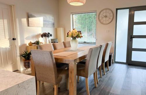 Wynyard House | River Walk Haven in Wynyard