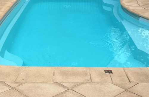 Mornington Villa | Romantic secluded villa with hot tub, tennis court and swimming pool.