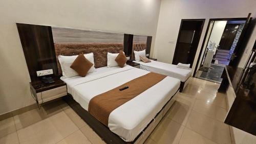 Delhi Cantonment Bed & Breakfast | Ronak by Golden Tower