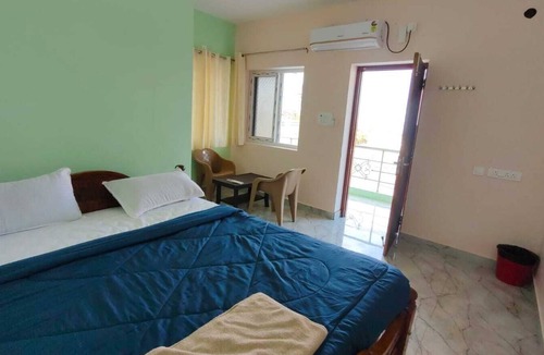 Kuilapalayam Hotel | Ronazio Beach View Residency