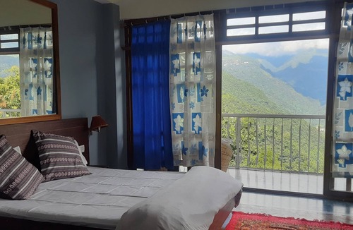 Gangtok Hotel | Ronglyang Lotus Villa Homestay (Near MG Road)