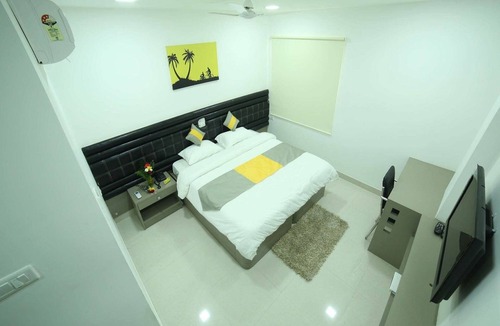Madhapur House | Room-la Riviera Suites Madhapur