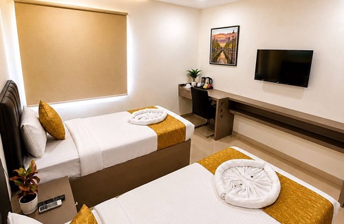 Madhapur House | Room-la Riviera Suites Madhapur