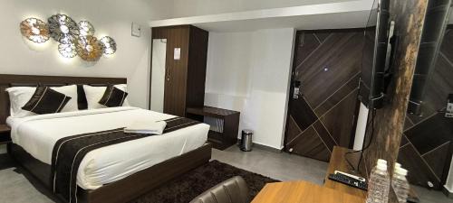 Kelambakkam Hotel | Roundana Residency SIPCOT OMR Chennai - Unit of Prohotel