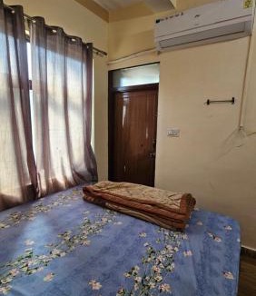 Amer Fort Road House | Royal hill view guest house