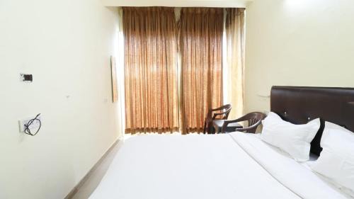 Iblur Village Hotel | ROYAL PARK Opposite MANIPAL HOSPITAL SARJAPUR Signal