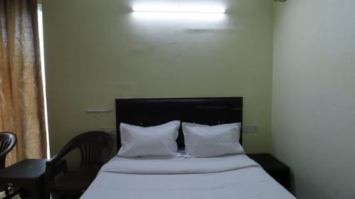 Iblur Village Hotel | ROYAL PARK Opposite MANIPAL HOSPITAL SARJAPUR Signal