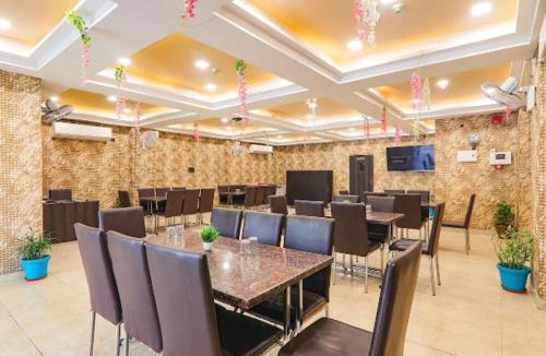 Indira Nagar Hotel | RROOMS Elite Hotel Jayati Oasis Inn