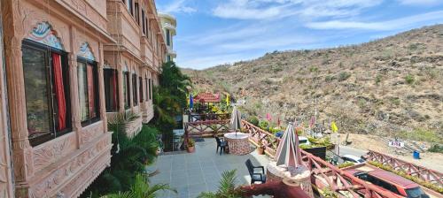 Kumbhalgarh Hotel | RUDRAKSH HOTEL & RESTAURANT in Kumbhalgarh