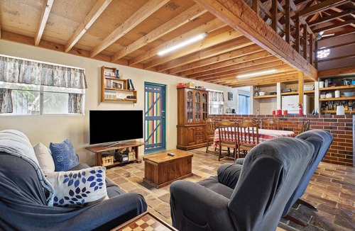 Ledge Point House | Rustic Charm, by the beach