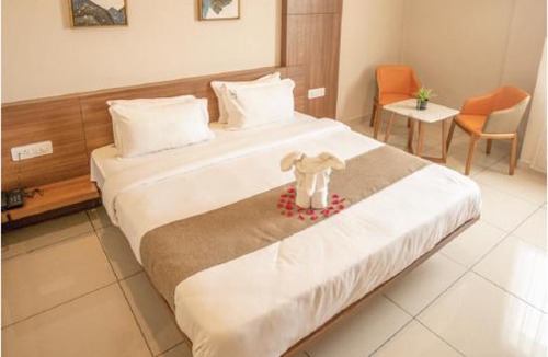 Vijayanagar Hotel | Samasth Palatial Hotel
