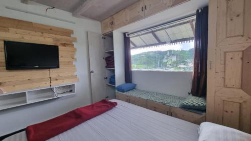Thalayathimund Villa | Sandiago Villa 2 Bhk House - Only Bachelors Adults