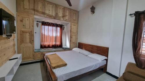 Thalayathimund Villa | Sandiago Villa 2 Bhk House - Only Bachelors Adults
