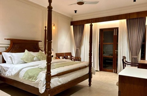 Kumbalangi Hotel | Sanskreti