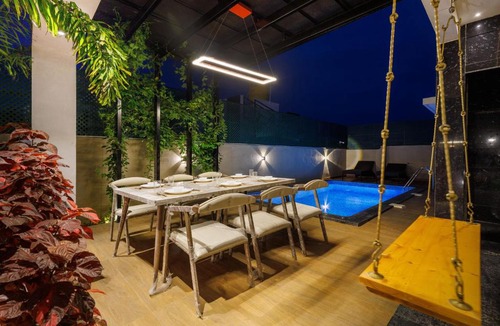 Hosur Apartment | Sapphire Garden Villa 3BHK Pool 1hr Koramangala