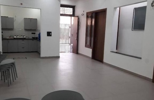 Agra Hotel | Saran Homestay