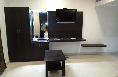 Madurai Hotel | saravanaa residency