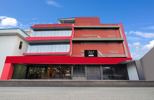 Delhi House | Saver DoubleRoyal Inn