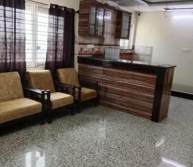 Banjara Hills Bed & Breakfast | Savioz Vajra