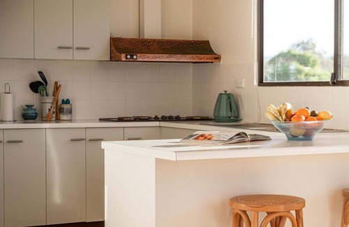 Dolphin Sands Apartment | Sea La Vie - Holiday Houses Tasmania