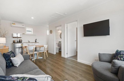 Mornington Apartment | Seaside Escape