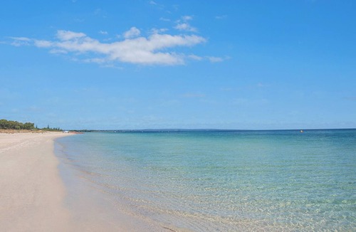 Broadwater Apartment | Sebels Beach Front Bungalow