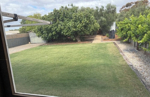 Sellicks Beach House | Sellicks Beach Getaway - Cosy 3 bedroom home, 1 street back from beach. Sleeps 8