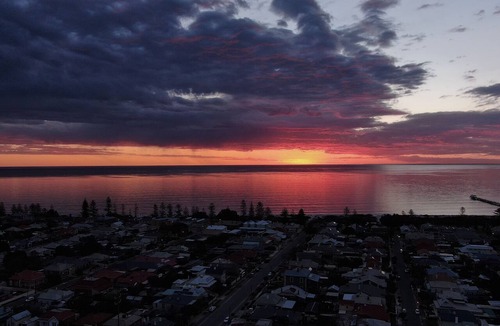 Semaphore House | Semaphore Sea Breeze-Family Beach/Pool Holiday. 450m to Beach. 20 min to airport