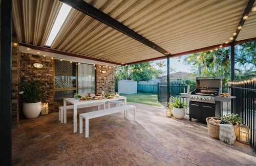 Kirwan House | Serene Townsville Retreat with Pool & Alfresco, Sleeps 7