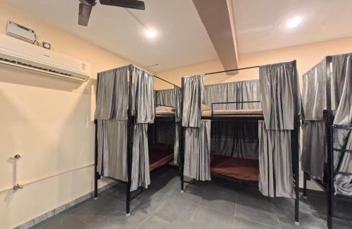 Tiruvannamalai Hostel | Sev-N Dorms AC Backpacker Hostel Near Girivalam