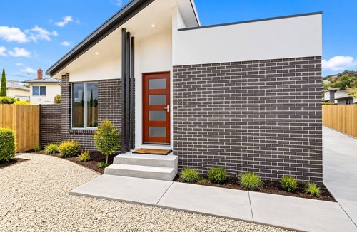 Warrane House | Shackleton’s Villa | Garage | 10min CBD & Airport