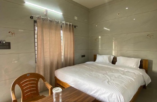 Shrirangapattana Cabin | Sharada Rooms AC & Non AC