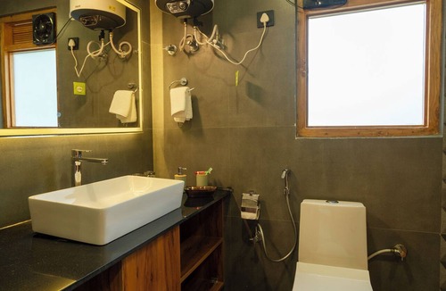 Manali Hotel | Sharan Stay