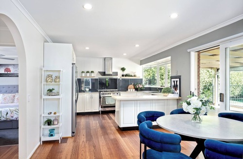 Carrum Downs House | SHINE Carrum Down Spacious Family Oasis With Heated Pool