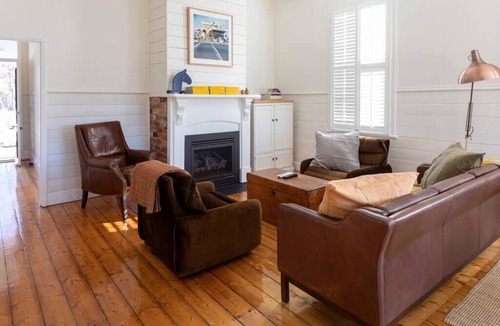 Kyneton House | SHOEFITTER'S HOUSE - THE PERFECT FIT IN KYNETON