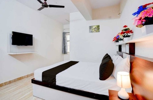 JP Nagar Hotel | Shravanya Comforts