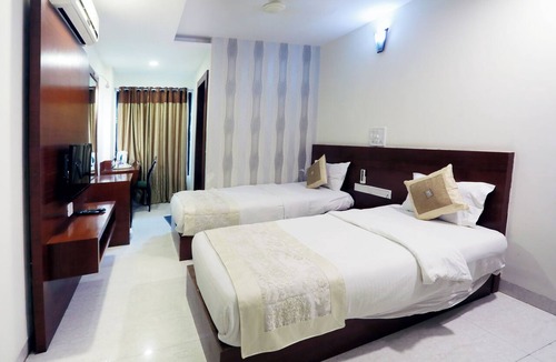Dewas Hotel | Shree Khedapati International Hotel