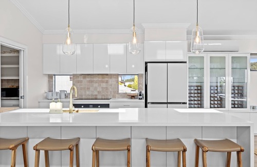 Silver Sands House | Silver Sands Sanctuary - 6BR Beachside Luxury