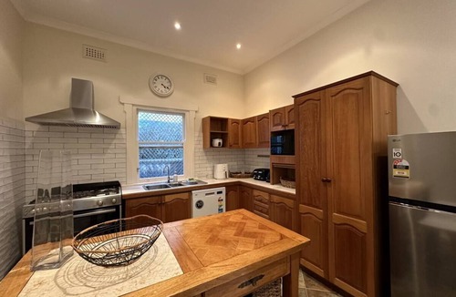 Subiaco House | Single level 2 bedroom house with big yard and parking, pets welcome