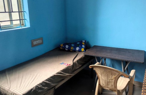 Vyalikaval HBCS Layout Hostel | Siri Krishna Gents PG