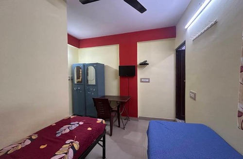 Vyalikaval HBCS Layout Hostel | Siri Krishna Gents PG