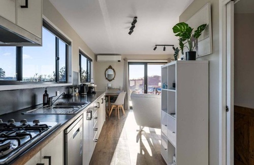 Dolphin Sands Resort | Six-Ten Shores - Holiday Houses Tasmania
