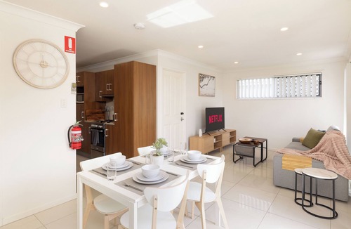 Rocklea Apartment | Smart Suites Self Check-in - 1BDR Balcony Darnley