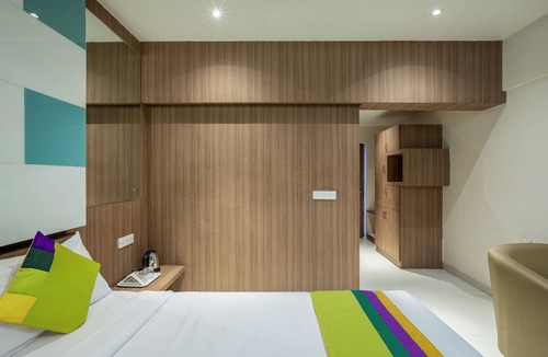 Sheshadripuram Hotel | Smilestay Hiland Suites